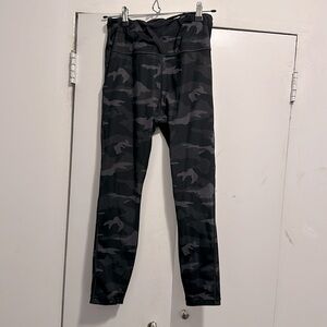 Athleta ultimate camo 7/8 tight